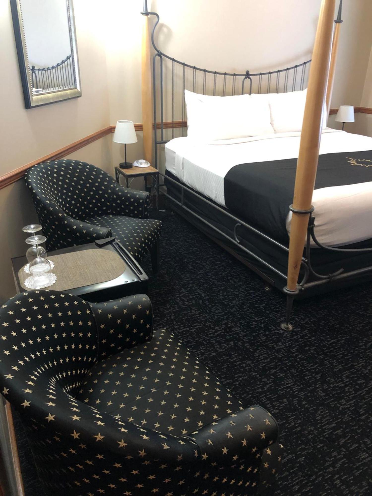 Inn At Black Star Farms Suttons Bay Экстерьер фото